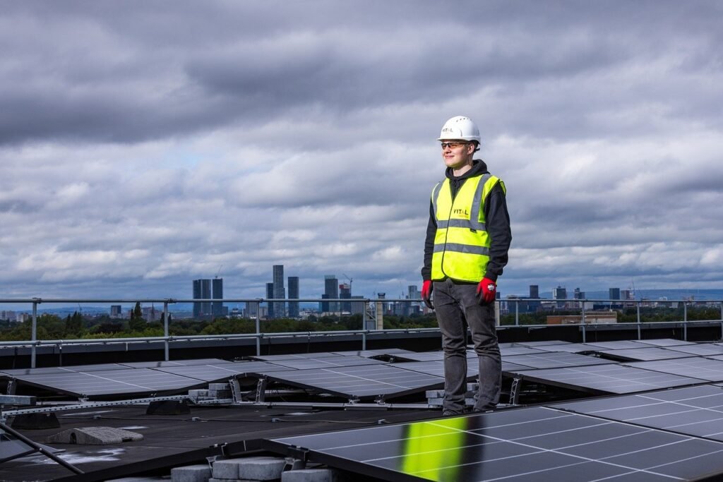 De Beste Zonnepanelen voor bedrijven: Een Complete Gids voor 2024